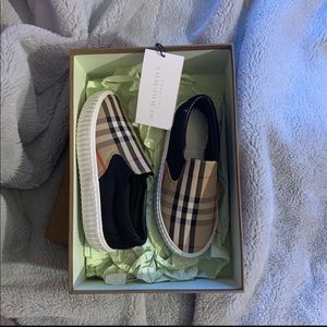 Kids Burberry sneakers *size 2 big kids*